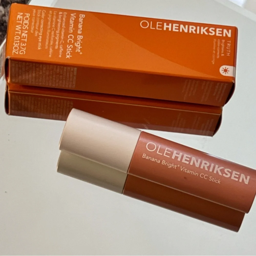 OLEHENRIKSEN Banana Bright Vitamin CC Stick for Dark Circles in ‘Guava’